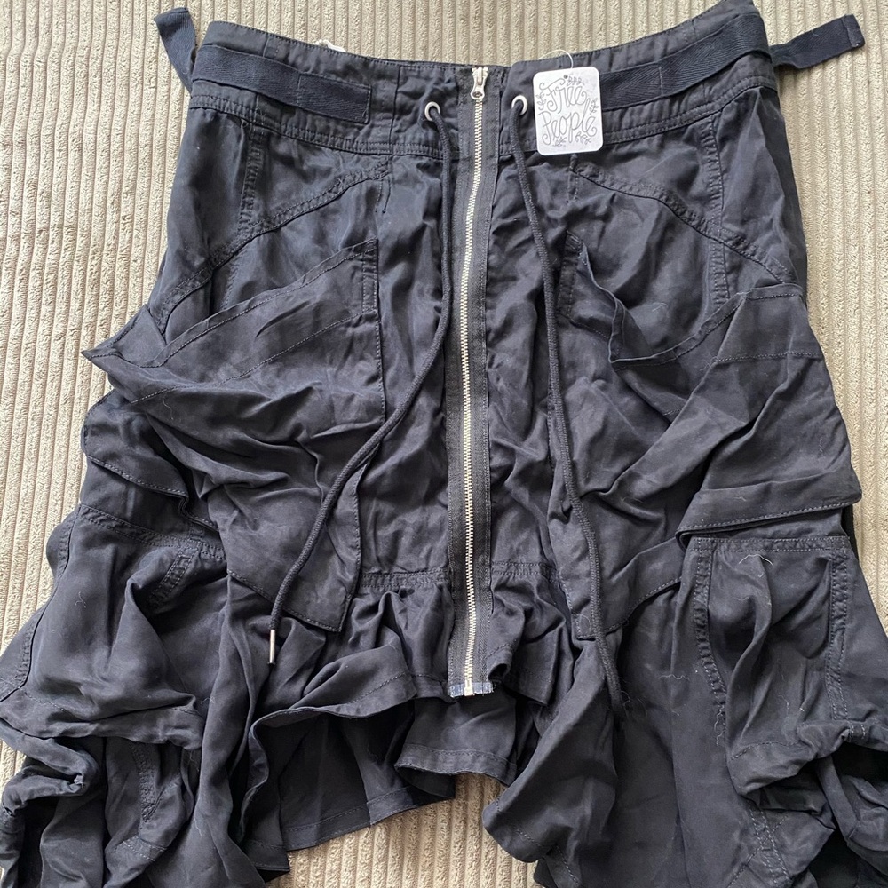 Black skirt with zipper